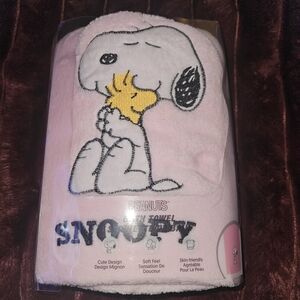 Peanuts Snoopy Pink Towel